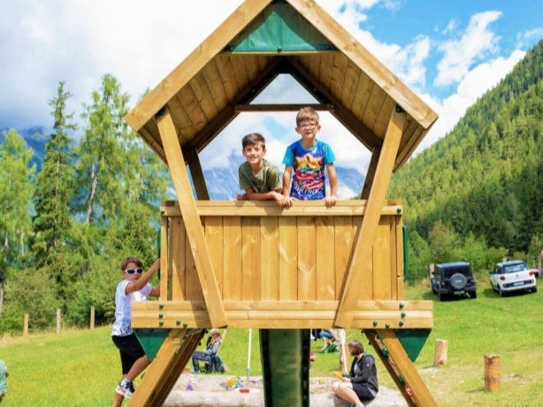 Berghütte Restaurant mit Kinderspielplatz im Pustertal in Antholz